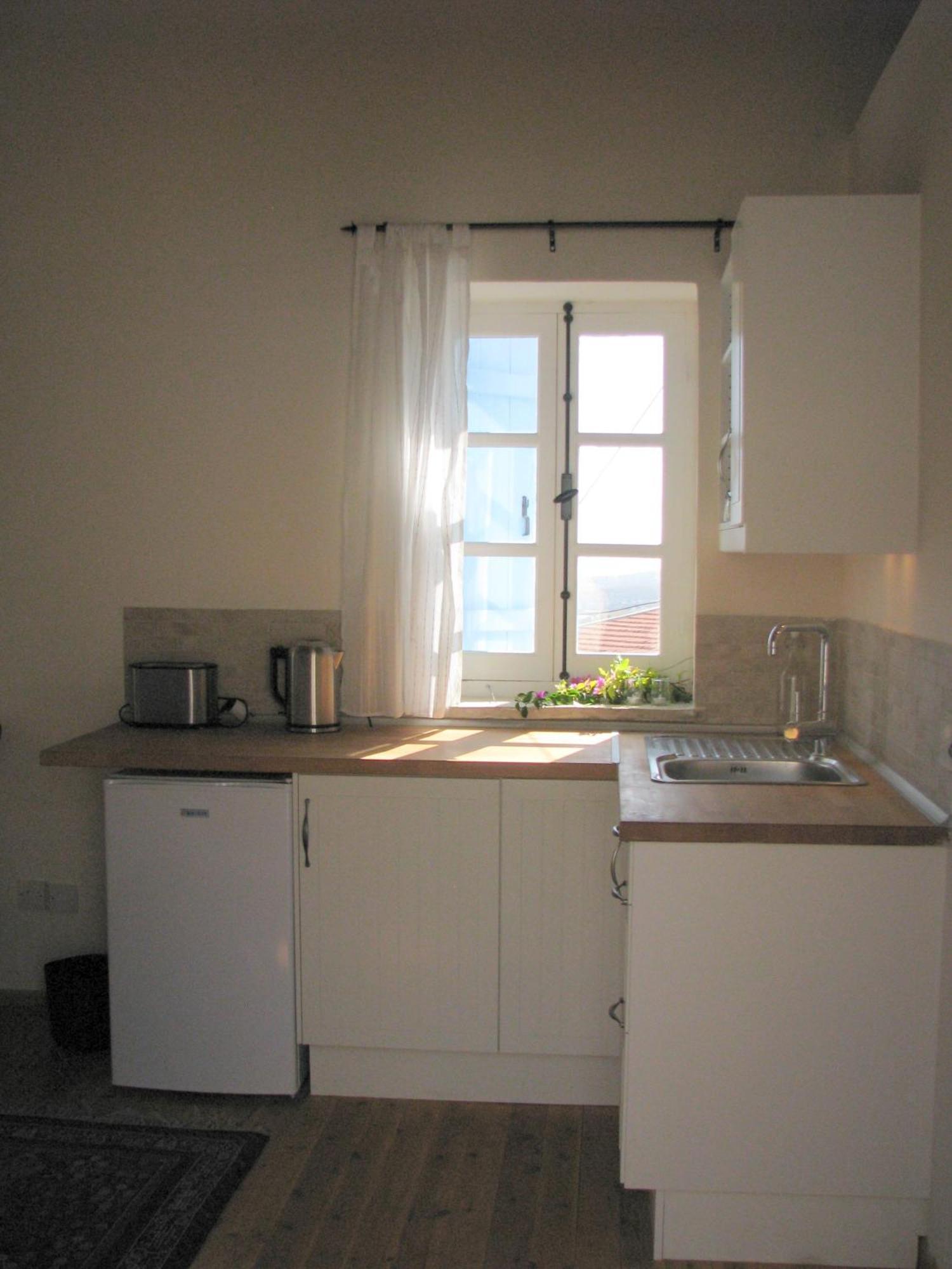 Dolphin Guest House And Studios Тохни Номер фото